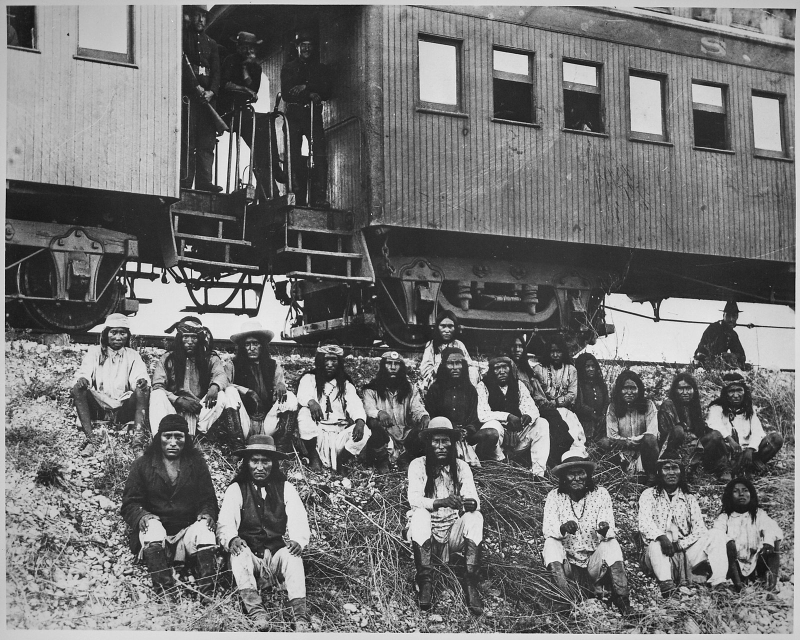 Were The Apache Black? The Claim, The Facts, And What Old Photographs Really Show